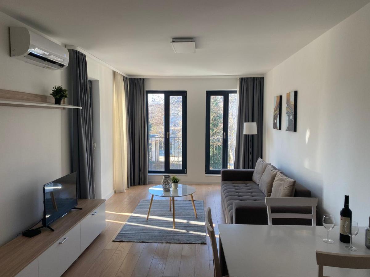 וארנה Brand New Apartment With Outdoor Swimming Pool מראה חיצוני תמונה