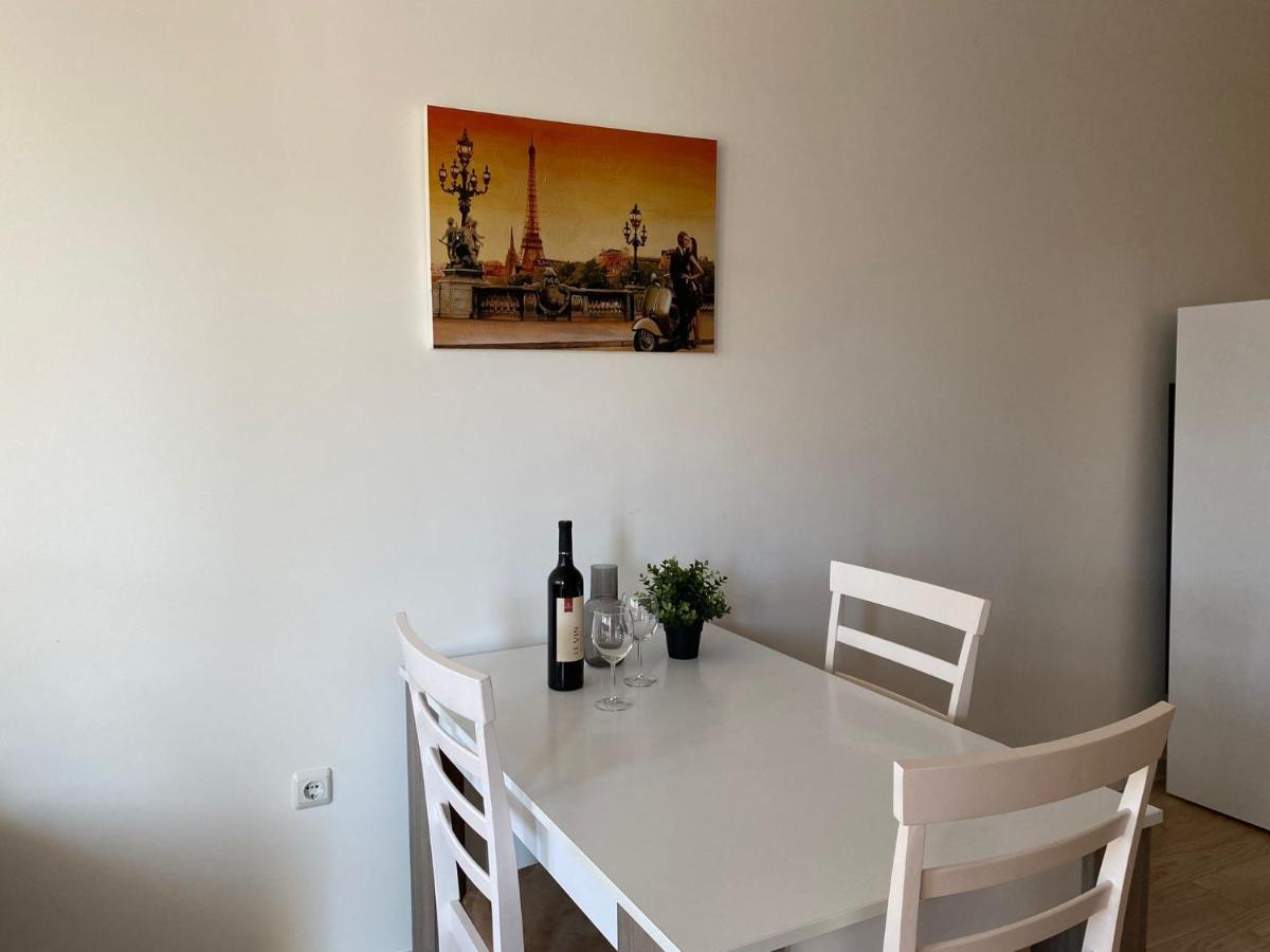 וארנה Brand New Apartment With Outdoor Swimming Pool מראה חיצוני תמונה