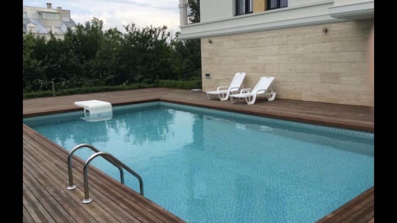 וארנה Brand New Apartment With Outdoor Swimming Pool מראה חיצוני תמונה